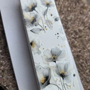 Ambientador perfumado artesanal para armarios con diseño de flores
